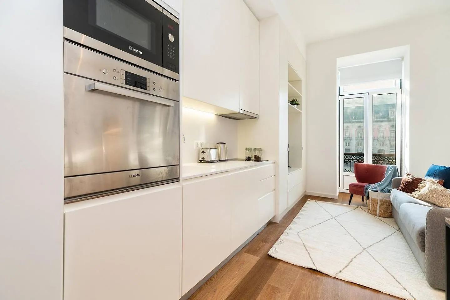 Graceful Design Studio With Romantic View Lisbon Apartment
