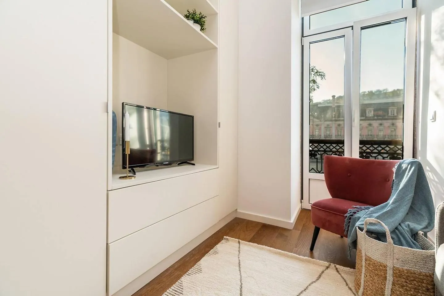 Apartment Graceful Design Studio With Romantic View Lisbon